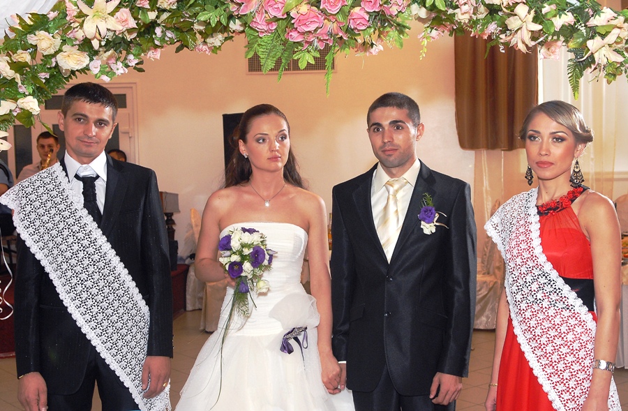 Mama cauta omul pentru nunta caut relatie discreta barbati matrimoniale