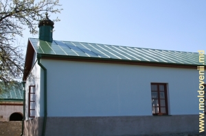 Восстановленная отпевальная церковь в монастыре Курки, 2009 г.