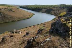 Вид на водохранилище со склона толтровой гряды