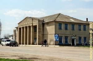 Центр села Заим, Каушень