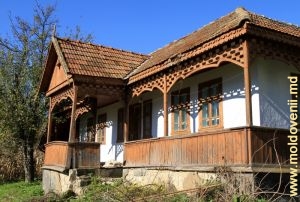 Старый дом в традиционном молдавском стиле, с. Садова