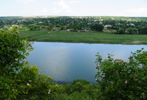 Вид на Днестр с крутого склона у села Циповa 