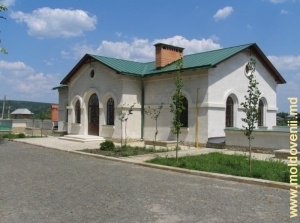 Clădire administrativă, mănăstirea Curchi, 2009