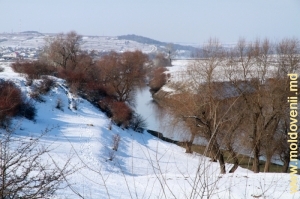 Răutul înainte de a se revărsa în Nistru lîngă satul Ustie, Dubăsari (iarna)