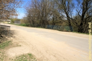 Мост через реку Чорна в Шолдэнештах. Апрель, 2013 г.
