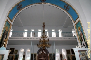 Balcoanele pentru cor ale bisericii de vară ale Mănăstirii Japca