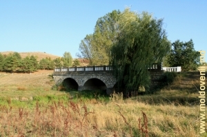 Мост через Раковэц ниже села Брынзень