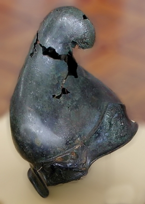 Древний бронзовый шлем. II – III вв. н.э., с. Оланешты, р-н Штефан-Водэ, НМАИМ