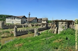 Complex turistic în construcţie pe rîul Botna, satul Ruseştii Noi