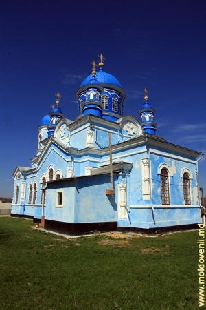 Церковь с. Чинишеуць
