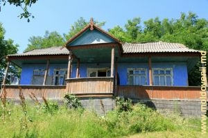 Старый дом в традиционном молдавском стиле, с. Новачь