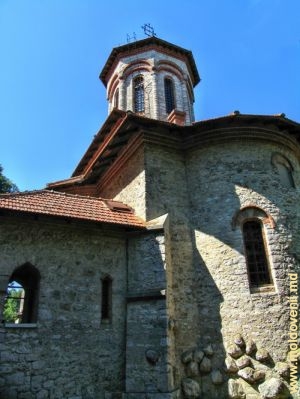 Biserica „Sfînta Treime” din s. Cuhureștii de Sus, r. Florești (proiectată de A. Șciusev)