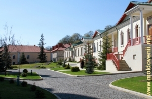 Двор монастыря Курки, Орхей, 2010 г.
