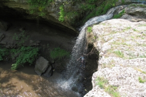 Большой водопад в правой части Циповского ущелья, вид с хребта
