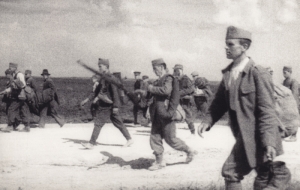 Soldaţii basarabeni din armata română se întorc acasă după eliberarea Basarabiei după 28 iunie 1940