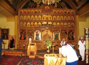 Altarul bisericii Mănăstirii Dobruşa, Şoldăneşti