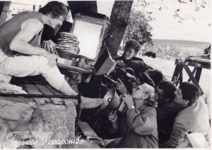 Ольга Улицкая на съемках фильма "Горькое лекарство", 1962