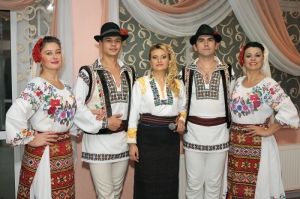 Costume etnofolclorice