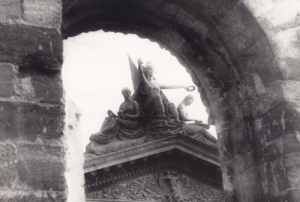 Cadrul din filmul "Moldova eliberată". Ruinele Chişinăului. 1944