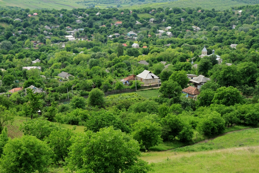 Села молдовы. Село Юрчень Молдова. Молдавия Каушанский район село Опач. Республика Молдова село Киштельница. Село Саицы в Молдавии.