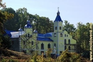 Mănăstirea din Veveriţa, octombrie 2011
