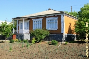 Casele şi ulicioarele satului Glinjeni 