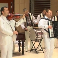 Orchestra Fraţilor Advahov - În gară la Leordeni și bătuta ca la sud