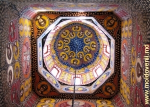 Vedere a unei cupole din 5 ale Soborului