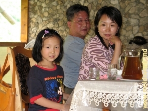 Ambasadorul Chinei în Moldova cu familia la Trebujeni, Orheiul Vechi