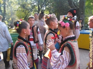 2008. Молдавские артисты, участники детского фольклорного фестиваля