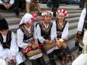 2005. Membrii delegaţiei croate la Festival Folcloric pentru Copii