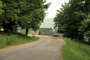 Intrarea în satul Ciprian Porumbescu
